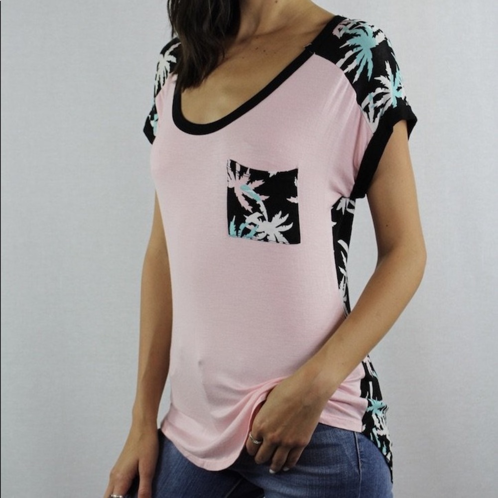 Soft palm tree pocket tee